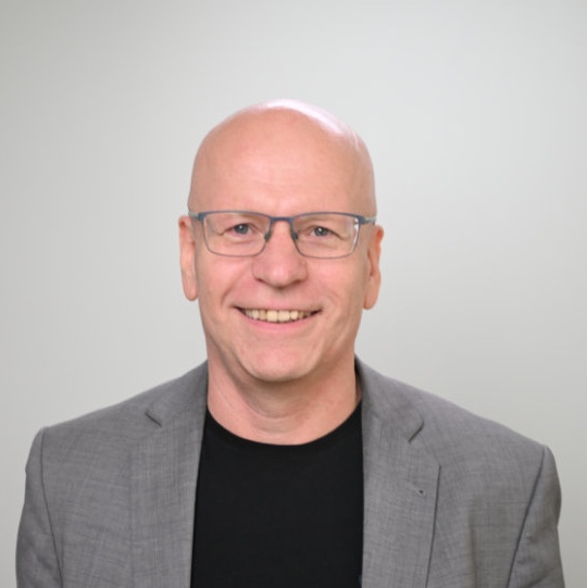dr. Faragó Gyula ingatlanszakértő ügyvéd, Budapest